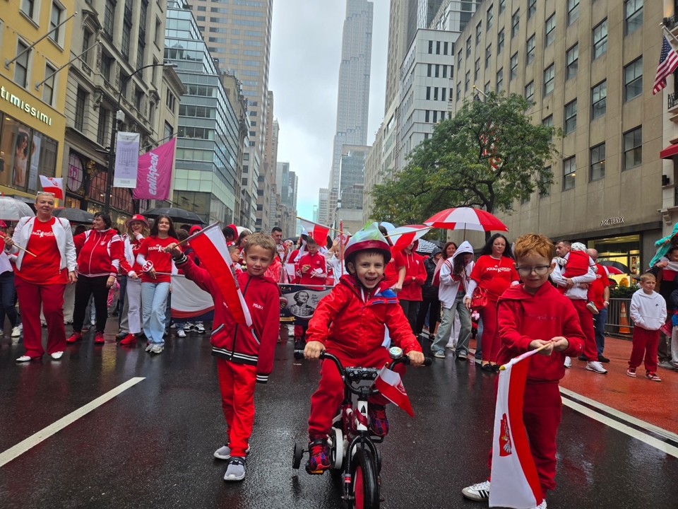 Children celebrating Polish heritage at the parade